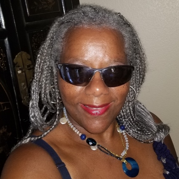 Just B. Seconds , High End Clothing & Accy. - Picture 6 of 16